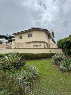 Spacious Three (3) Bedroom Apartment with Bq, Lekki Phase 1, Lekki, Lagos, Flat / Apartment for Rent