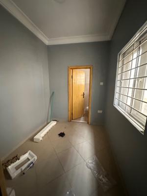 Exquisite Three Bedroom Flat with Aircon and Bq, Lekki Phase 1, Lekki, Lagos, Flat / Apartment for Rent