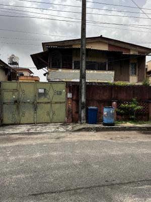 a Block of Flat on a Storey Building, Bode Thomas, Bode Thomas, Surulere, Lagos, Block of Flats for Sale