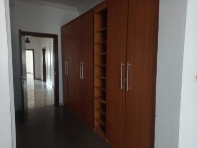 Spacious 3 Bedrooms Apartment, Lekki Phase 1, Lekki, Lagos, Flat / Apartment for Rent