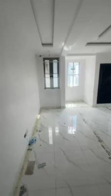 2 Bedroom Up Flat, Onike, Yaba, Lagos, Flat / Apartment for Rent
