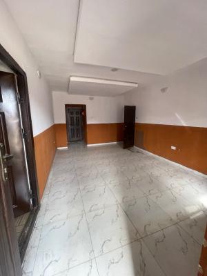 Neatly Used 2bedroom Flat, Yaba, Yaba, Lagos, Flat / Apartment for Rent