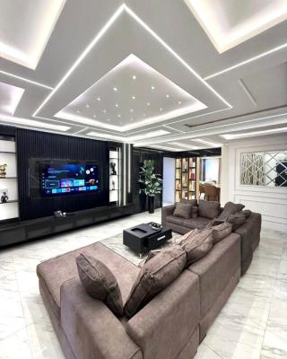 Beautiful Three Bedroom Apartment, Zone 5, Wuse, Abuja, Flat / Apartment Short Let