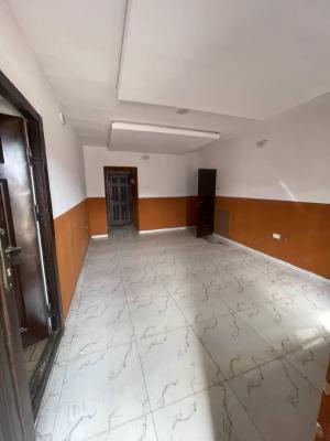 Beautiful 2 Bedroom, Yaba, Lagos, Flat / Apartment for Rent