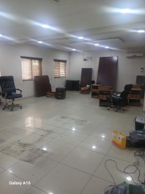 Luxury Premium Office Space on 2nd Floor+2toiltes, Alagomeji, Yaba, Lagos, Office Space for Rent