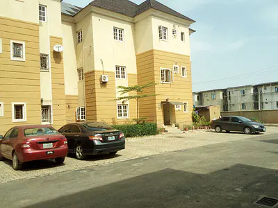Tastefully Finished and Renovated 3 Bedroom Flat with BQ — Urban Shelter Estate, Durumi, Abuja