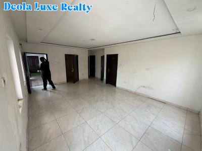 a Nice and Spacious 2 Bedrooms Apartment for Commercial, Lekki Phase 1, Lekki, Lagos, Flat / Apartment for Rent