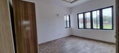 Spacious 2 Bedrooms Apartment, Chevron Lekki Lagos, Lekki, Lagos, Flat / Apartment for Sale