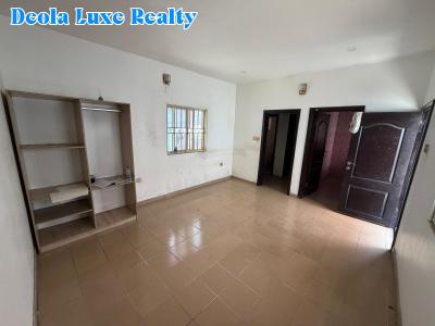 a Nice and Clean Fully Serviced Studio Apartment, Off Admiralty Way,, Lekki Phase 1, Lekki, Lagos, Self Contain (single Rooms) for Rent