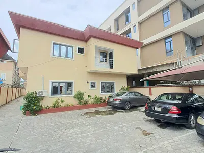 3 Bedroom Upstairs Flat — Lekki, Lagos