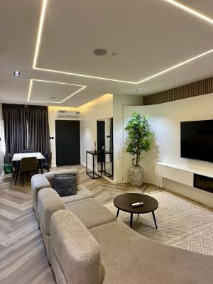 Luxury Smart 2 Bedroom Furnished and Service Apartment, Wuse 2, Abuja, Flat / Apartment Short Let