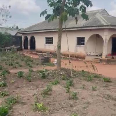 2 Bedrooms, Fenced and Gated on a 100ft By 300ft Land, Ulemon Road, Airport Road Gra, Benin, Oredo, Edo, House for Sale