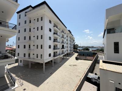 Waterfront 3bedrooms Flat with Bq, Admiralty Way, Lekki Phase 1, Lekki, Lagos, Flat / Apartment for Rent