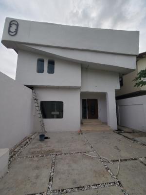 Four Bedrooms Flat+ Two Rooms+bq, 18b Da-silva Street, Lekki, Lagos, House for Rent