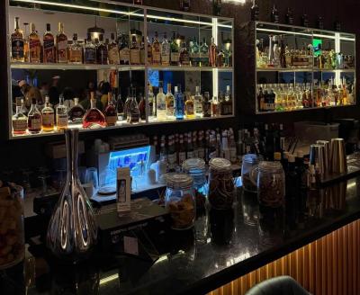 Eatery / Restaurant, Admiralty Way, Lekki Phase 1, Lekki, Lagos, Restaurant / Bar for Sale