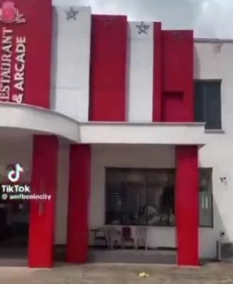 Modern Amenities Restaurant 100ft By 200ft Land Title; Cofo, Along Busy Ugbowo Express Road, Benin, Oredo, Edo, Plaza / Complex / Mall for Sale