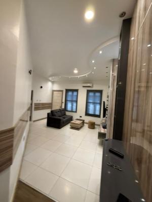 Massive 3 Bedroom Apartment with Swimming Pool & Bq, Lekki Phase 1, Lekki, Lagos, Flat / Apartment for Sale