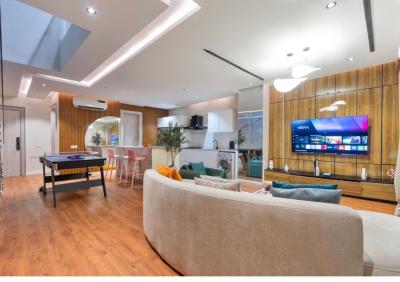 Bell 2 Bedroom Apartment with Pool &gym, Lekki Phase 1, Lekki, Lagos, Flat / Apartment Short Let