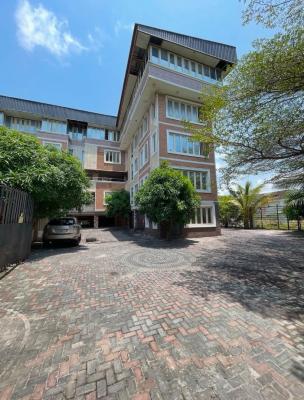 Well Built Fully Serviced 3 Bedroom Apartment, Osapa, Lekki, Lagos, Flat / Apartment for Rent