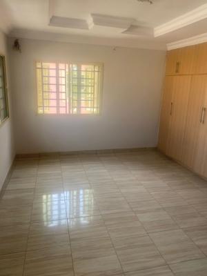 Spacious Single Room in a Shared Apartment, Lekki, Lagos, Flat / Apartment for Rent