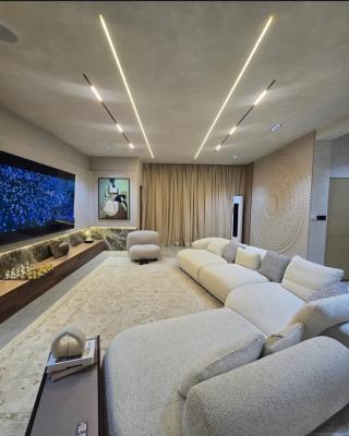 2 Bedroom Luxury and Service Apartment, Lekki, Lekki Phase 1, Lekki, Lagos, Block of Flats for Sale