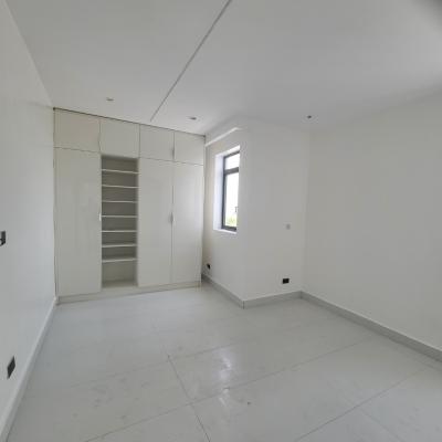 3bedroom Paint House Apartment, Salem Road, Lekki, Lagos, Flat / Apartment for Sale