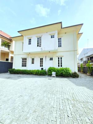 Well-maintained, Self-serviced of 3-bedroom Flats, Lekki Phase 1, Lekki, Lagos, Flat / Apartment for Rent