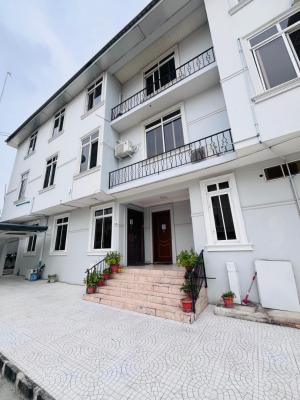 Specious 2 Bedroom Flat, Lekki Phase 1, Lekki, Lagos, Flat / Apartment for Rent