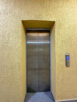 Lovely Spacious 2 Bedroom Apartment with  Pool, Elevator and Gym., Lekki Phase 1, Lekki, Lagos, Block of Flats for Sale