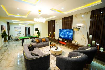 Spacious 2 Bedroom Apartment with Top Notch Amenities Available, Lekki Phase 1, Lekki, Lagos, Flat / Apartment Short Let