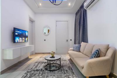 Cozy 1bedroom with Ps5 Console, Swimming Pool & Gym, Lekki Phase 1, Lekki, Lagos, Flat / Apartment Short Let