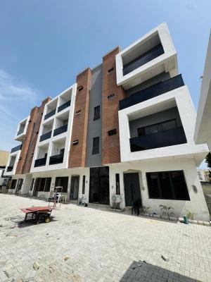 Spacious 3 Bedroom Mansonatt with Bq, Lekki Phase 1, Lekki, Lagos, Flat / Apartment for Sale