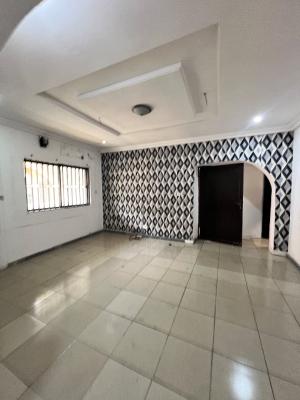 Spacious 2 Bedroom Apartment, Lekki Phase 1, Lekki, Lagos, Flat / Apartment for Rent