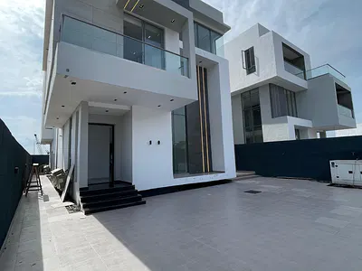 Newly Built 5 Bedroom Duplex with Elevator