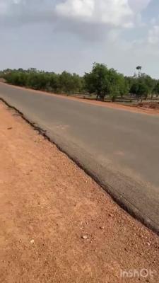 Apo Wasa --- 1st Plot By The Express  3.9 Hectares  ₦1.3b C of O, Wasa, Apo, Abuja, Mixed-use Land for Sale