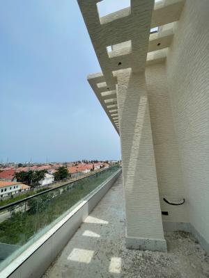 Amazing Well Finished 4 Bedroom Penthouse with City View, Spar Road, Lekki, Lagos, Block of Flats for Sale