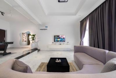Luxury 1 Bedroom Apartment with Snooker and Ps5 on Request, Lekki Phase One, Lekki, Lagos, Flat / Apartment Short Let