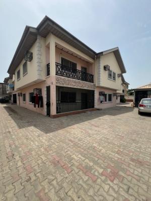 Opulent Spacious 3 Bedroom Apartment in a Secure Estate, Ologolo, Lekki, Lagos, Flat / Apartment for Rent