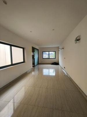 Beautiful Well Renovated 4 Bedroom Townhouse Plus Bq, Chevron, Lekki, Lagos, House for Rent