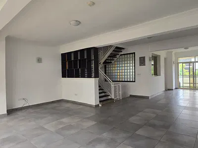 Luxury 4 Bedroom Terrace + Staff Room & Garage