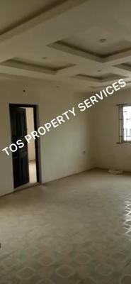 Nice 2 Bedroom Apartment (upstairs), Surulere, Lagos, Surulere, Lagos, Flat / Apartment for Rent