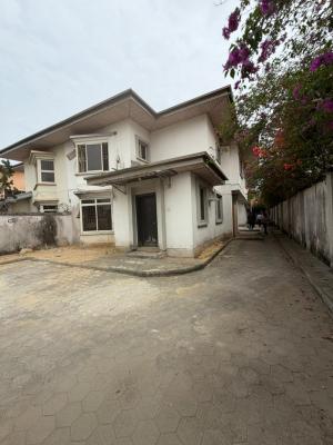 a 4bedroom Semi-detached House Is Available, Lekki Phase 1, Lekki, Lagos, Flat / Apartment for Rent