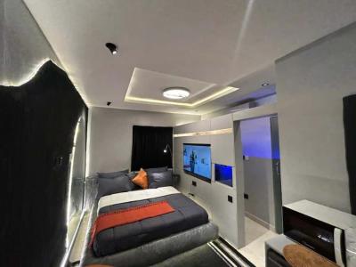 Studio Room with Pool, Gym and Elevator, Lekki Phase 1, Lekki, Lagos, Self Contain (single Rooms) Short Let