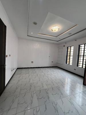 Masters Bedroom in a Shared Apartment, Lekki Phase 1, Lekki, Lagos, Terraced Duplex for Rent