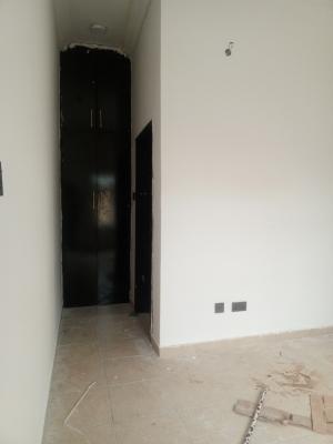 Clean 2 Bedroom Flat Upstairs, Ikate Elegushi, Lekki Phase 1, Lekki, Lagos, Flat / Apartment for Rent