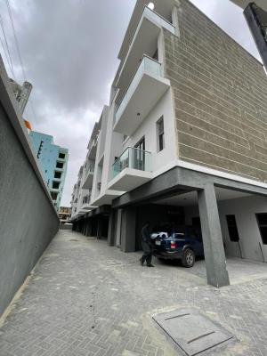Spacious 2 Bedroom Apartment with  Pool, Elevator and Gym., Lekki Phase 1, Lekki, Lagos, Flat / Apartment for Sale