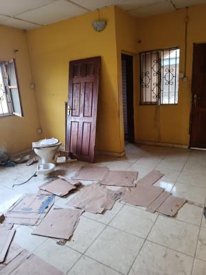 2 Bedrooms Flat, Olawore Street, Bolade, Oshodi, Lagos, Flat / Apartment for Rent