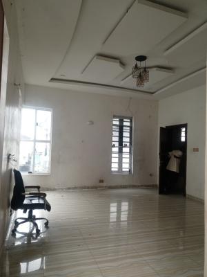 Service 2 Bedroom Flat Upstairs, Ikate Elegushi Area, Lekki Phase 1, Lekki, Lagos, Flat / Apartment for Rent