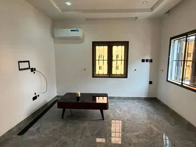 Posh 2 Bedroom Flat