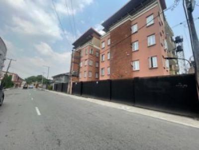 a Fully Serviced and Partly Furnished 5bedroom Penthouse with Bq, Yaba, Yaba, Lagos, Flat / Apartment for Sale